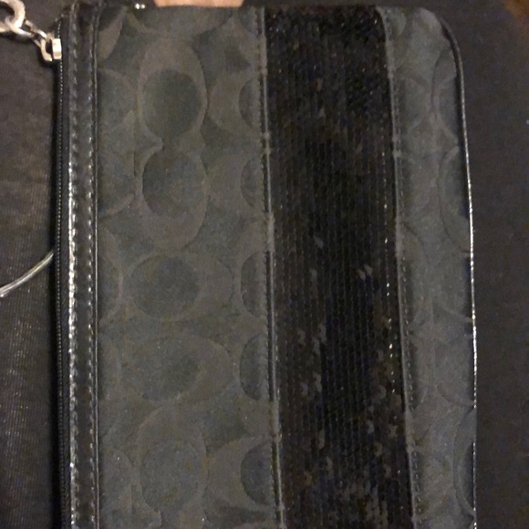 Coach Wristlet with sequins. Black. Used condition - Picture 6 of 7
